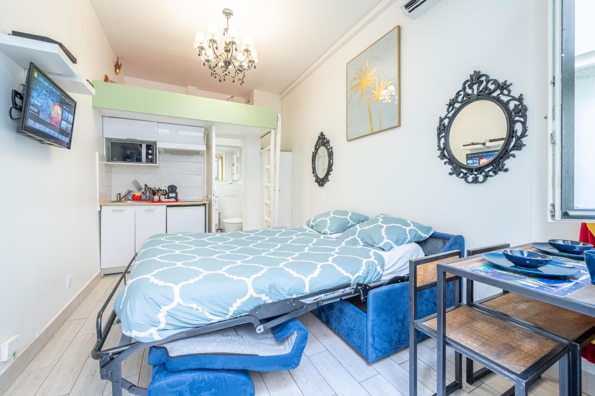 Little Boudoir Of Paris Champs-Elysees Bagian luar foto