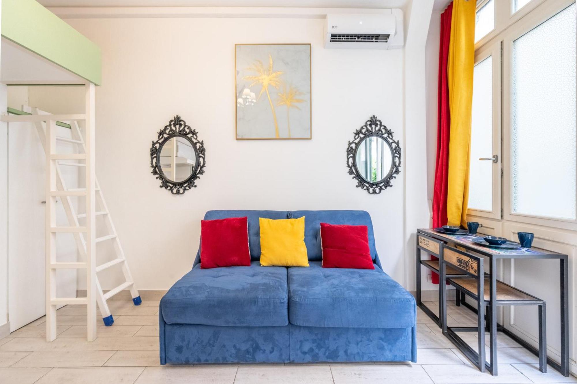 Little Boudoir Of Paris Champs-Elysees Bagian luar foto