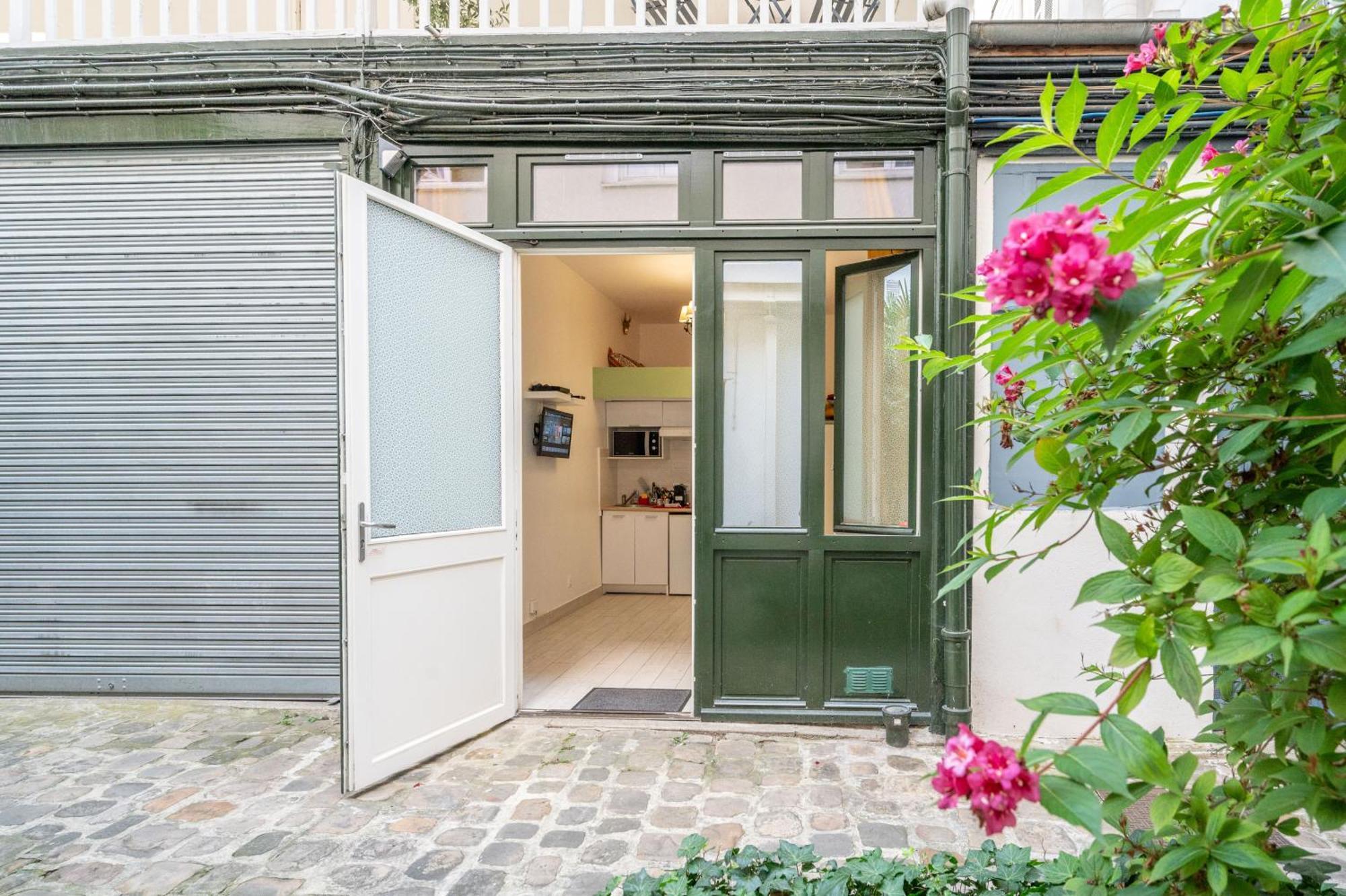 Little Boudoir Of Paris Champs-Elysees Apartment Bagian luar foto